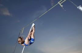 电子竞技综合游戏-C罗赛事官方发布关键助攻新规，雄鹿争议不断！